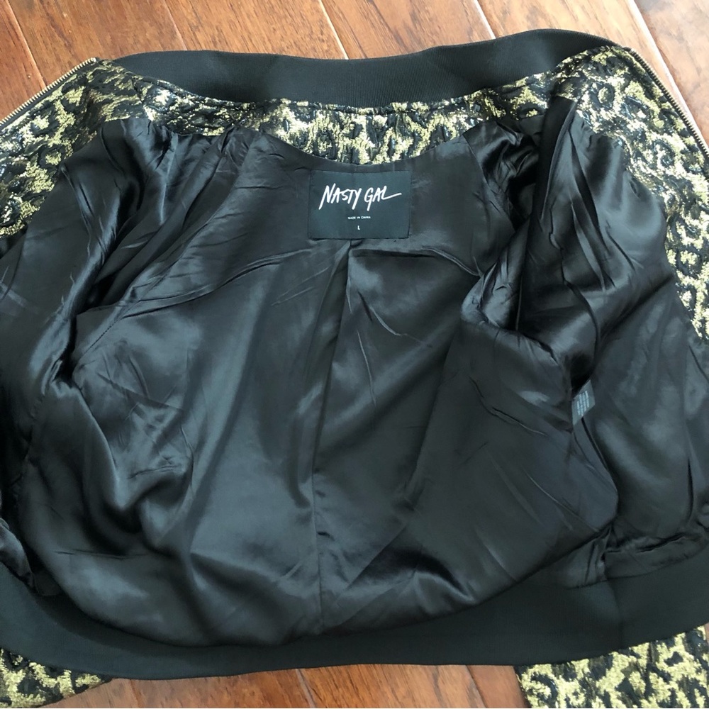 NWOT Nasty Gal Metallic Leopard Bomber Jacket L - Picture 10 of 11